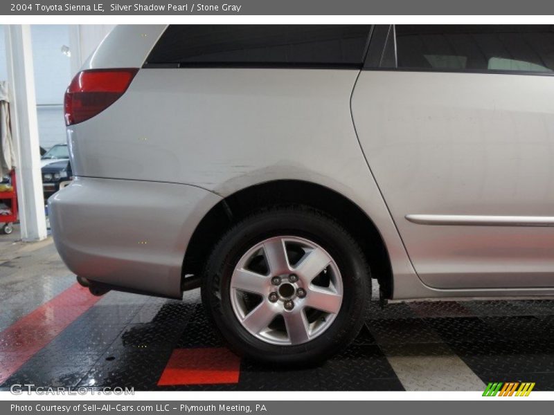 Silver Shadow Pearl / Stone Gray 2004 Toyota Sienna LE