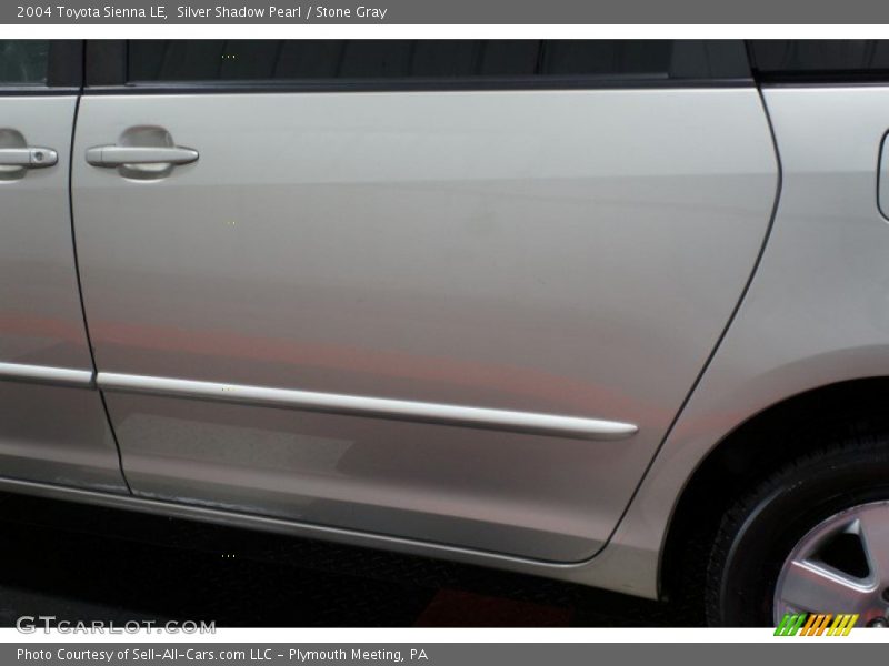 Silver Shadow Pearl / Stone Gray 2004 Toyota Sienna LE
