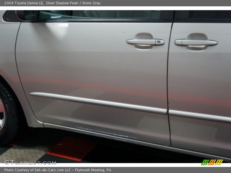 Silver Shadow Pearl / Stone Gray 2004 Toyota Sienna LE