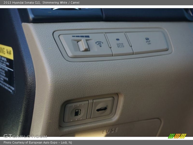 Shimmering White / Camel 2013 Hyundai Sonata GLS