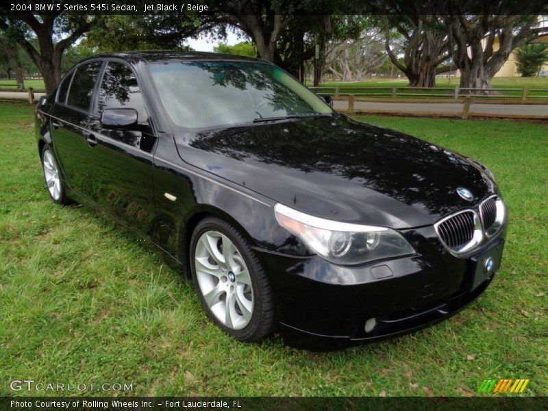 Front 3/4 View of 2004 5 Series 545i Sedan