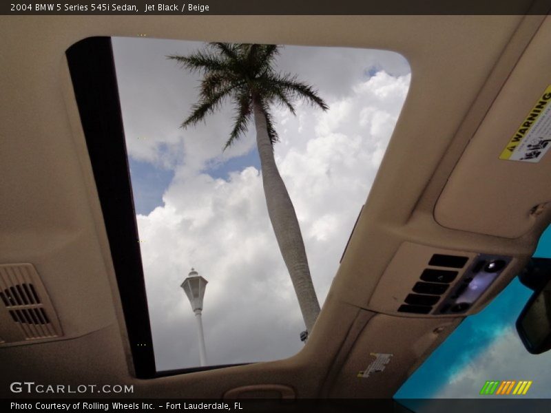 Sunroof of 2004 5 Series 545i Sedan