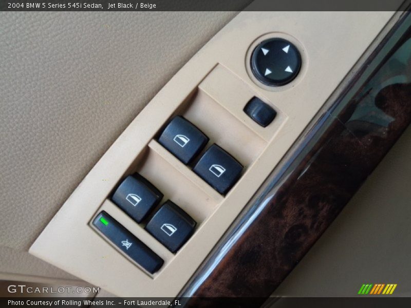Controls of 2004 5 Series 545i Sedan