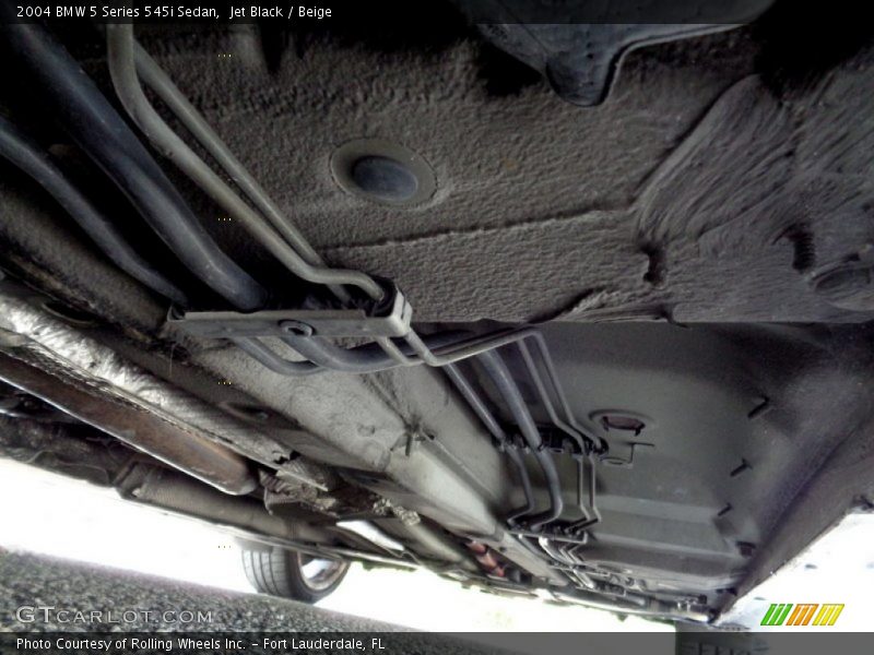 Undercarriage of 2004 5 Series 545i Sedan