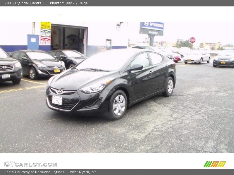 Phantom Black / Beige 2016 Hyundai Elantra SE