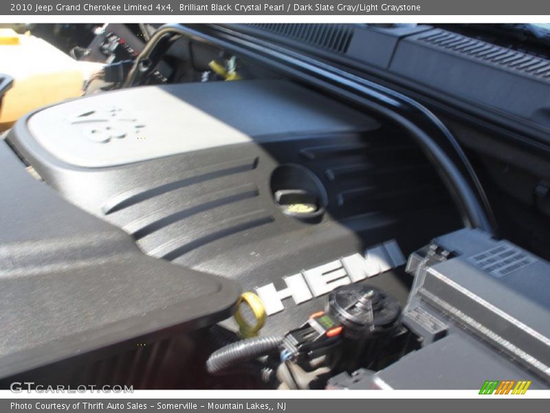 Brilliant Black Crystal Pearl / Dark Slate Gray/Light Graystone 2010 Jeep Grand Cherokee Limited 4x4