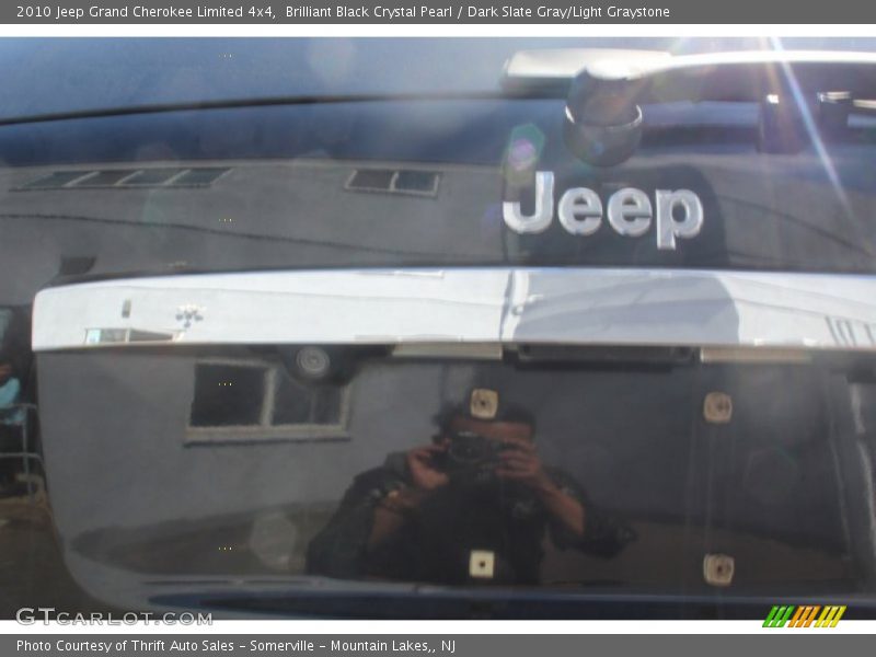 Brilliant Black Crystal Pearl / Dark Slate Gray/Light Graystone 2010 Jeep Grand Cherokee Limited 4x4