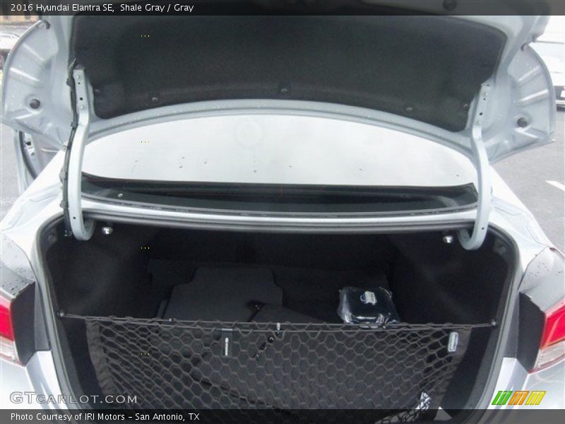 Shale Gray / Gray 2016 Hyundai Elantra SE