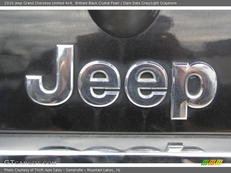 Brilliant Black Crystal Pearl / Dark Slate Gray/Light Graystone 2010 Jeep Grand Cherokee Limited 4x4