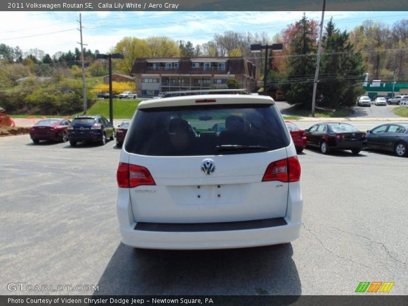 Calla Lily White / Aero Gray 2011 Volkswagen Routan SE