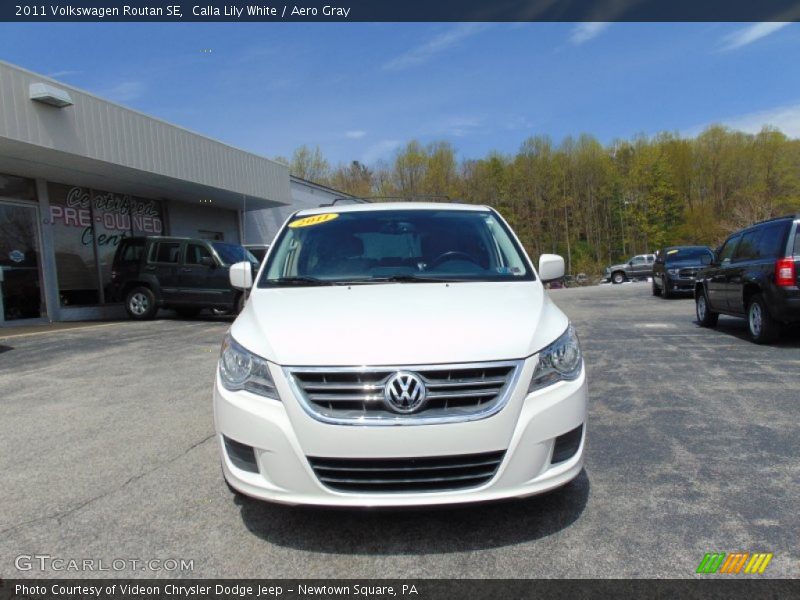 Calla Lily White / Aero Gray 2011 Volkswagen Routan SE