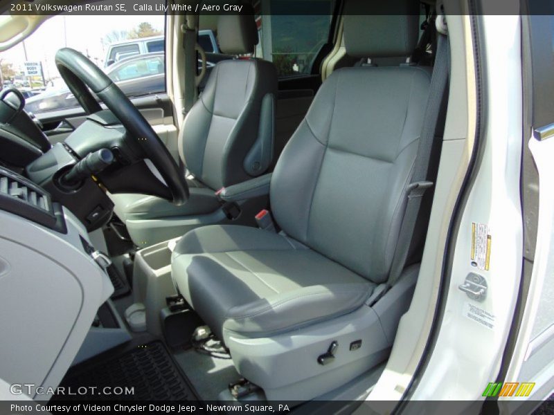 Calla Lily White / Aero Gray 2011 Volkswagen Routan SE