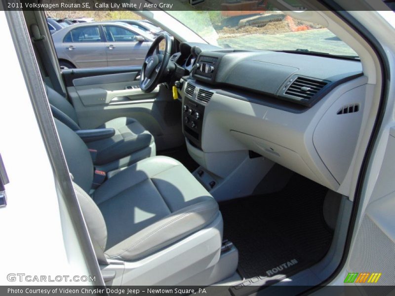 Calla Lily White / Aero Gray 2011 Volkswagen Routan SE