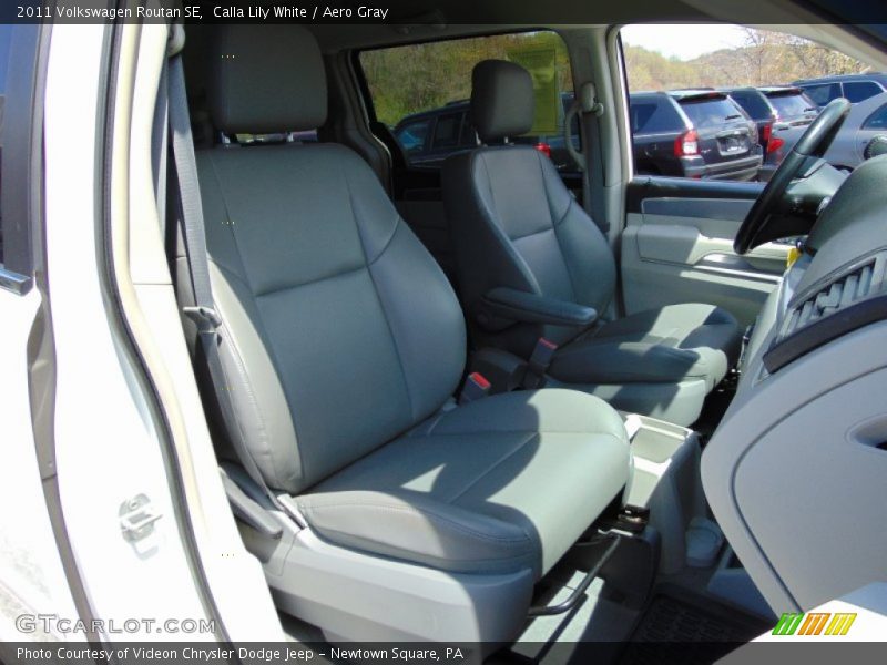 Calla Lily White / Aero Gray 2011 Volkswagen Routan SE