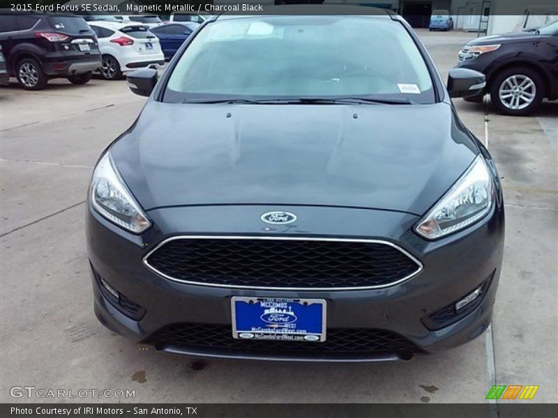 Magnetic Metallic / Charcoal Black 2015 Ford Focus SE Sedan