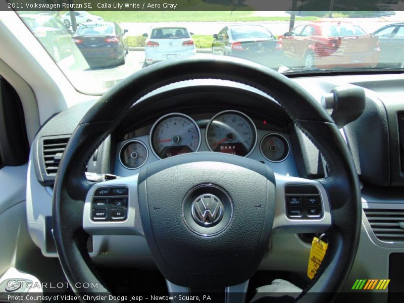 Calla Lily White / Aero Gray 2011 Volkswagen Routan SE