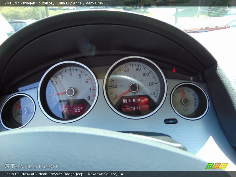 Calla Lily White / Aero Gray 2011 Volkswagen Routan SE