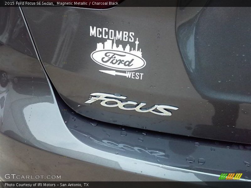 Magnetic Metallic / Charcoal Black 2015 Ford Focus SE Sedan