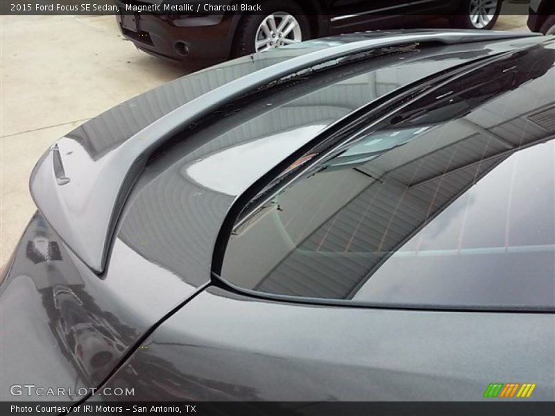 Magnetic Metallic / Charcoal Black 2015 Ford Focus SE Sedan