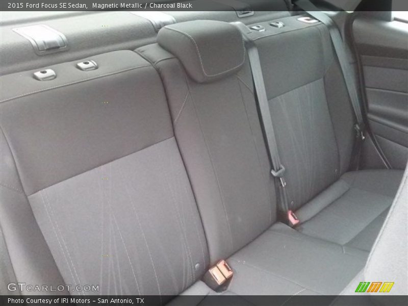 Magnetic Metallic / Charcoal Black 2015 Ford Focus SE Sedan