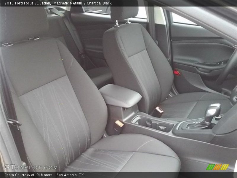 Magnetic Metallic / Charcoal Black 2015 Ford Focus SE Sedan