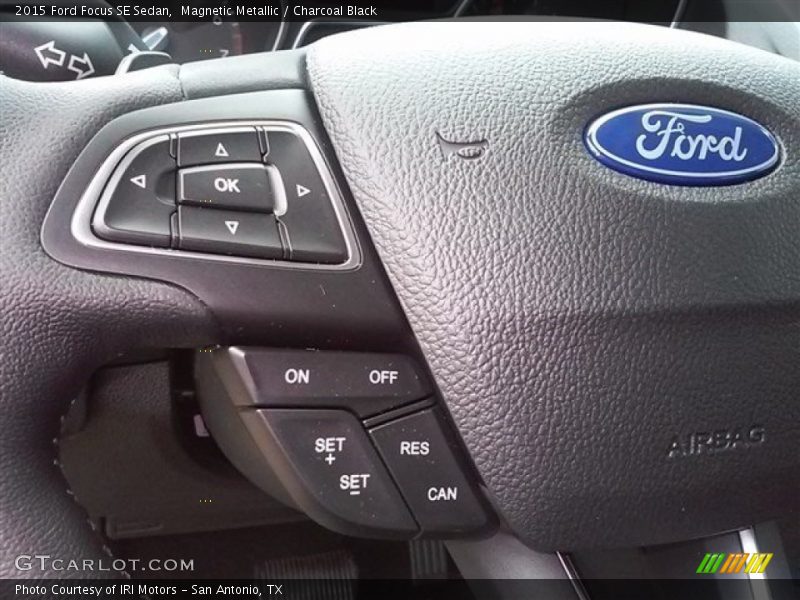 Magnetic Metallic / Charcoal Black 2015 Ford Focus SE Sedan
