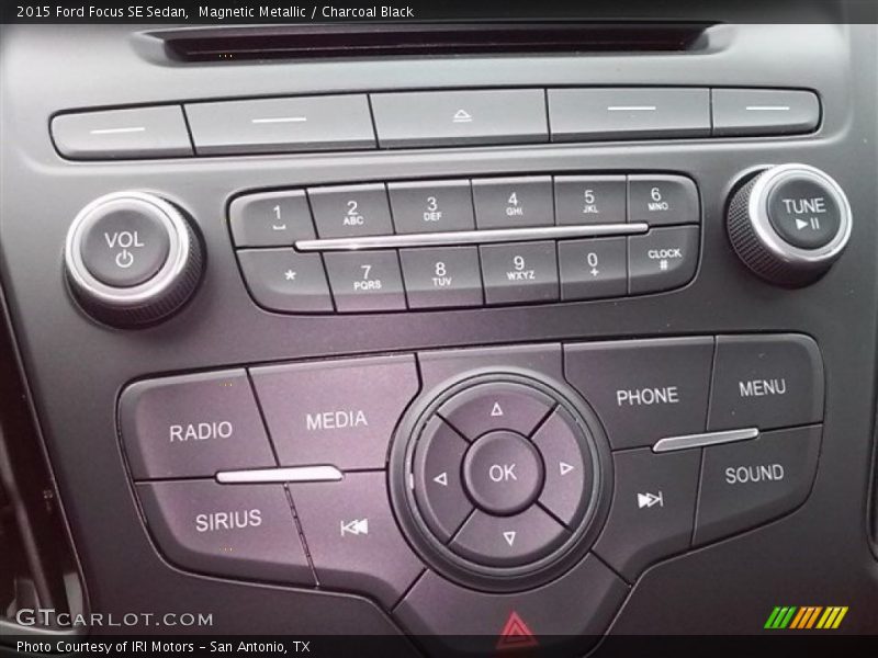 Magnetic Metallic / Charcoal Black 2015 Ford Focus SE Sedan