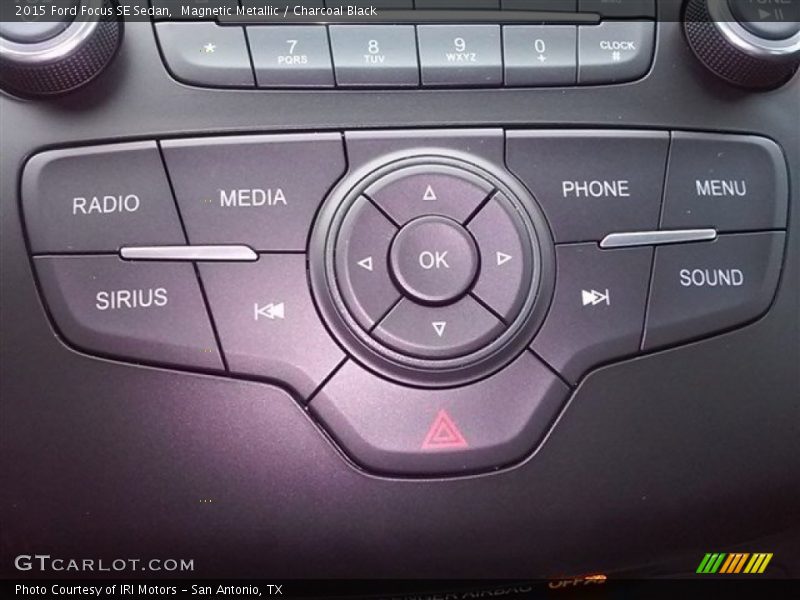Magnetic Metallic / Charcoal Black 2015 Ford Focus SE Sedan