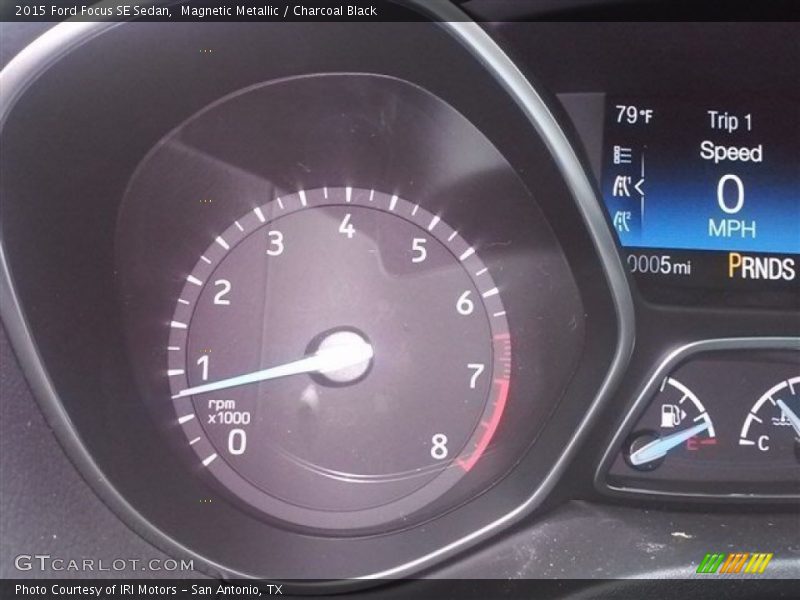 Magnetic Metallic / Charcoal Black 2015 Ford Focus SE Sedan