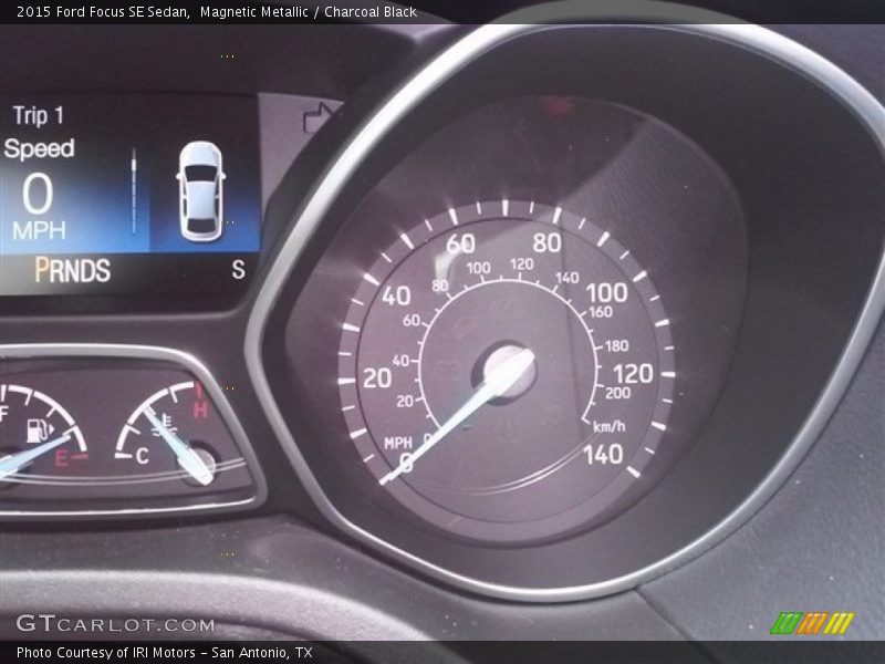 Magnetic Metallic / Charcoal Black 2015 Ford Focus SE Sedan
