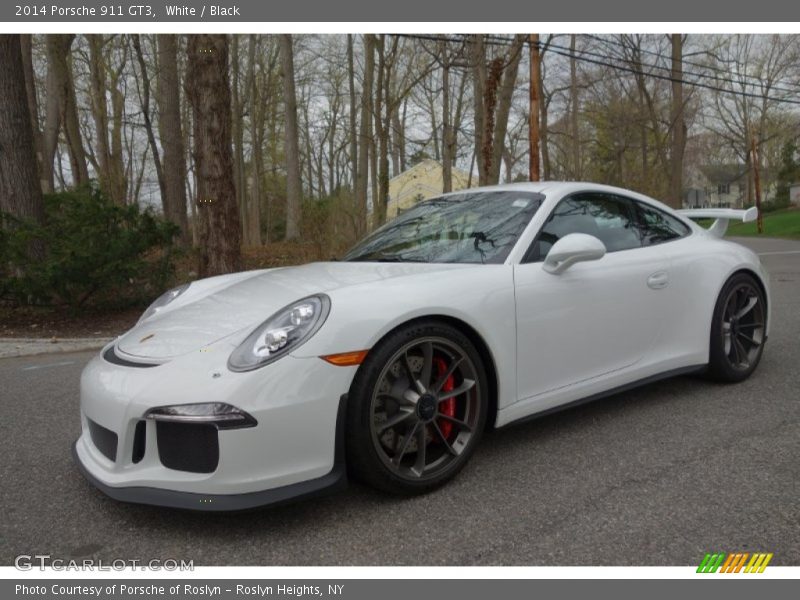 Front 3/4 View of 2014 911 GT3