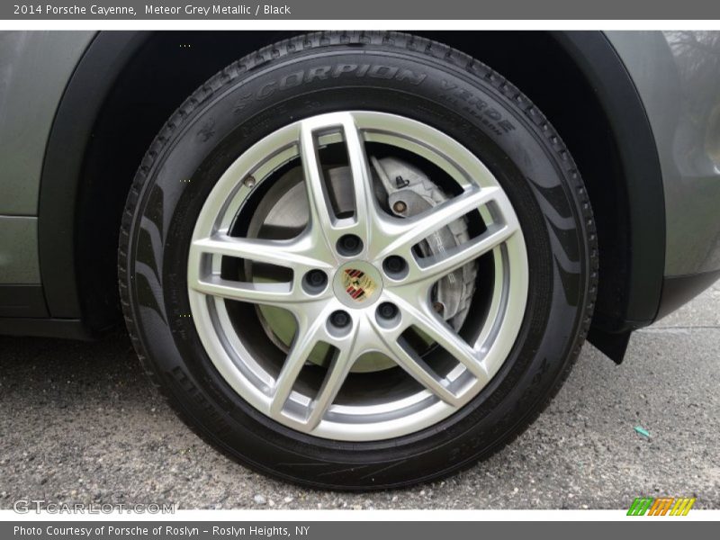 Meteor Grey Metallic / Black 2014 Porsche Cayenne