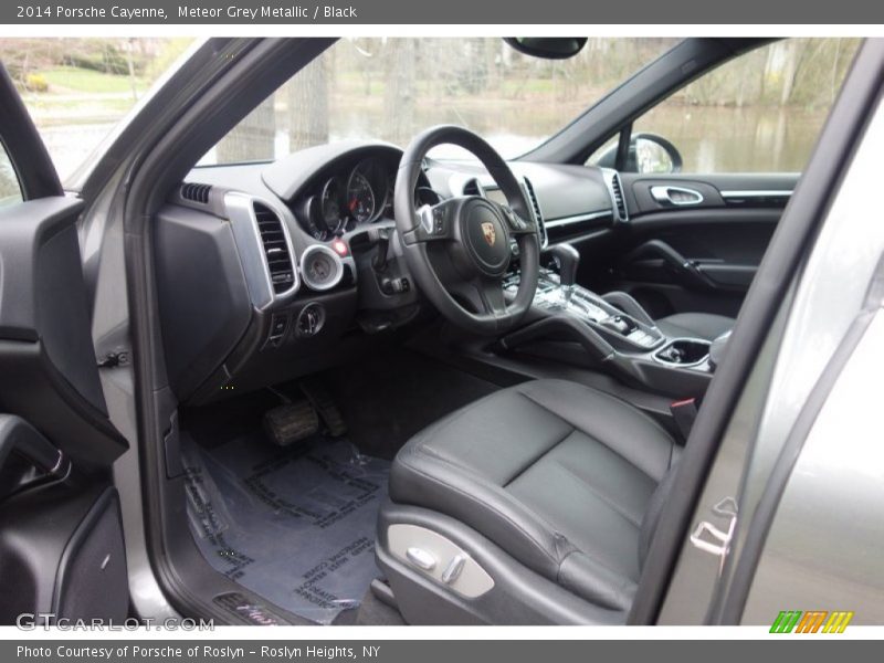 Meteor Grey Metallic / Black 2014 Porsche Cayenne