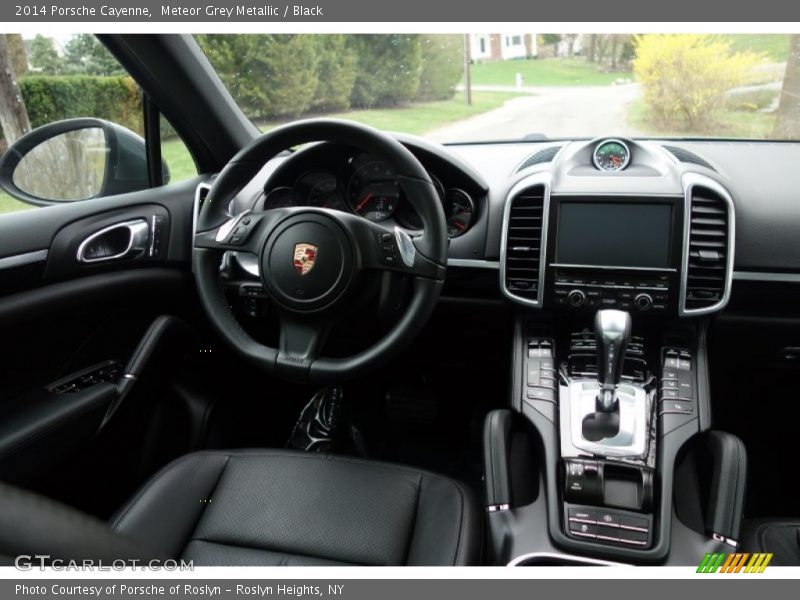 Meteor Grey Metallic / Black 2014 Porsche Cayenne