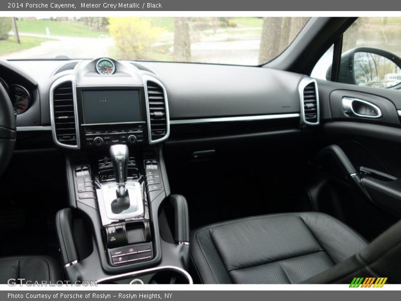Meteor Grey Metallic / Black 2014 Porsche Cayenne