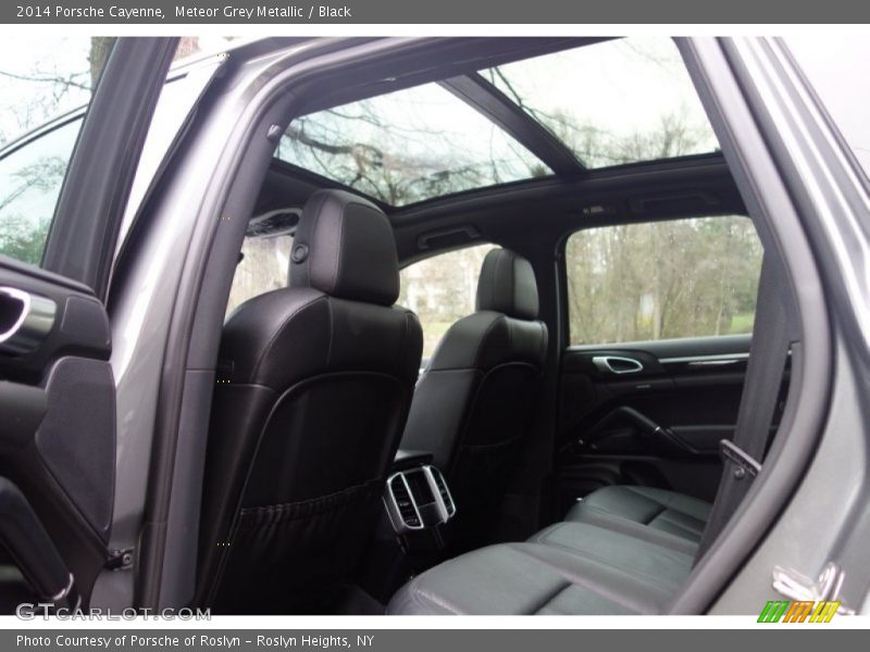 Meteor Grey Metallic / Black 2014 Porsche Cayenne