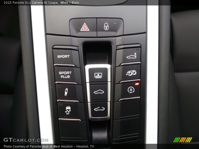 Controls of 2015 911 Carrera 4S Coupe