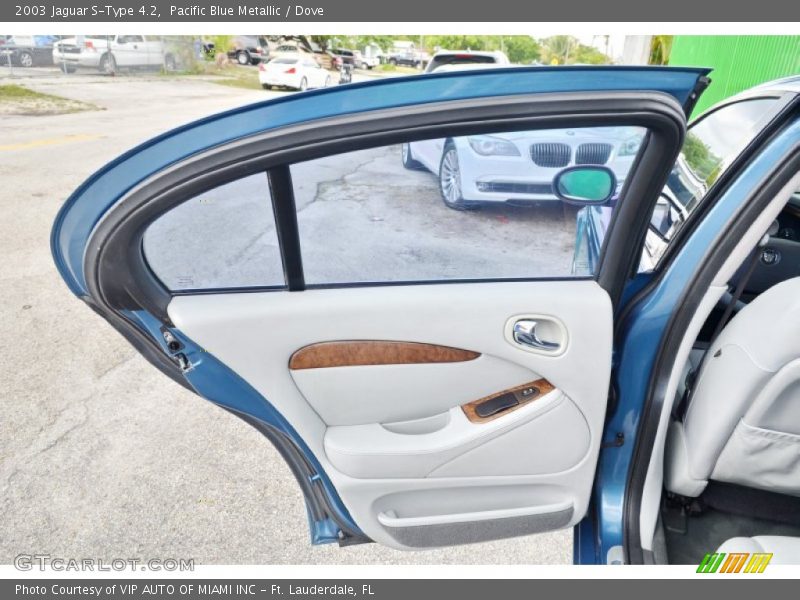 Pacific Blue Metallic / Dove 2003 Jaguar S-Type 4.2