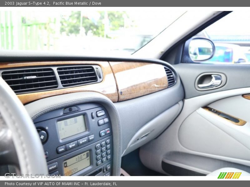 Pacific Blue Metallic / Dove 2003 Jaguar S-Type 4.2