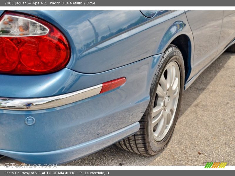 Pacific Blue Metallic / Dove 2003 Jaguar S-Type 4.2