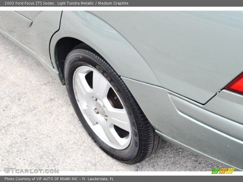 Light Tundra Metallic / Medium Graphite 2003 Ford Focus ZTS Sedan