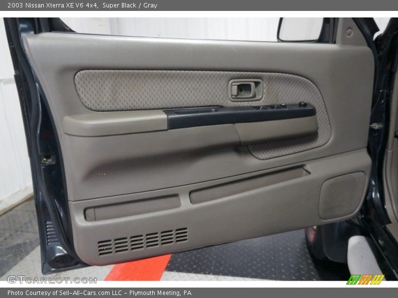 Super Black / Gray 2003 Nissan Xterra XE V6 4x4
