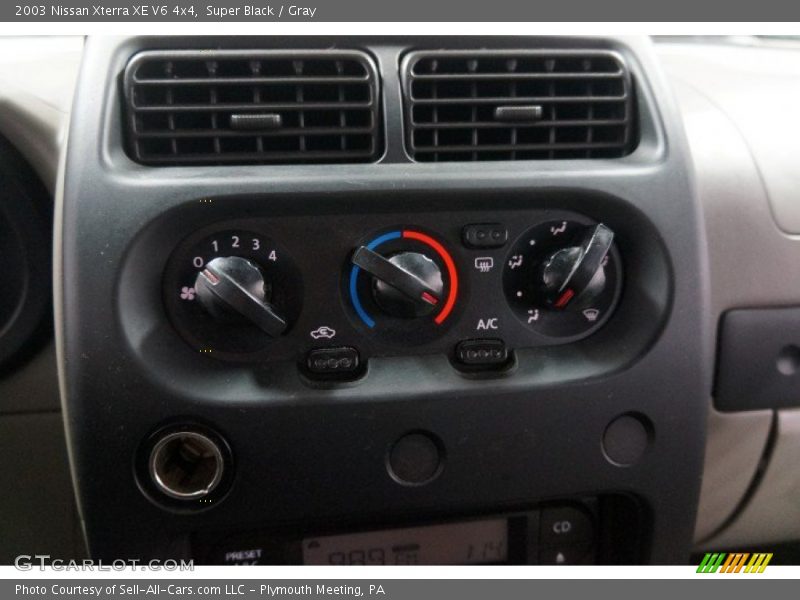 Super Black / Gray 2003 Nissan Xterra XE V6 4x4