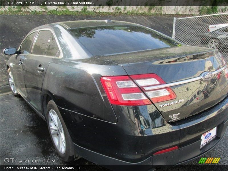 Tuxedo Black / Charcoal Black 2014 Ford Taurus SEL