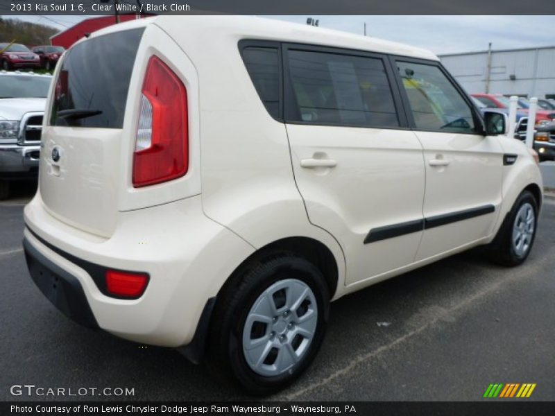 Clear White / Black Cloth 2013 Kia Soul 1.6