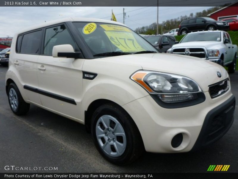 Clear White / Black Cloth 2013 Kia Soul 1.6