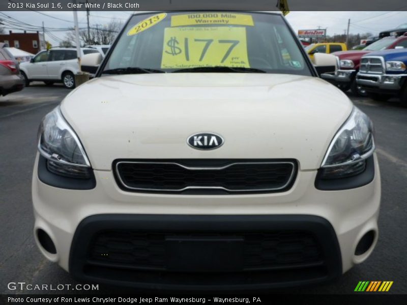 Clear White / Black Cloth 2013 Kia Soul 1.6