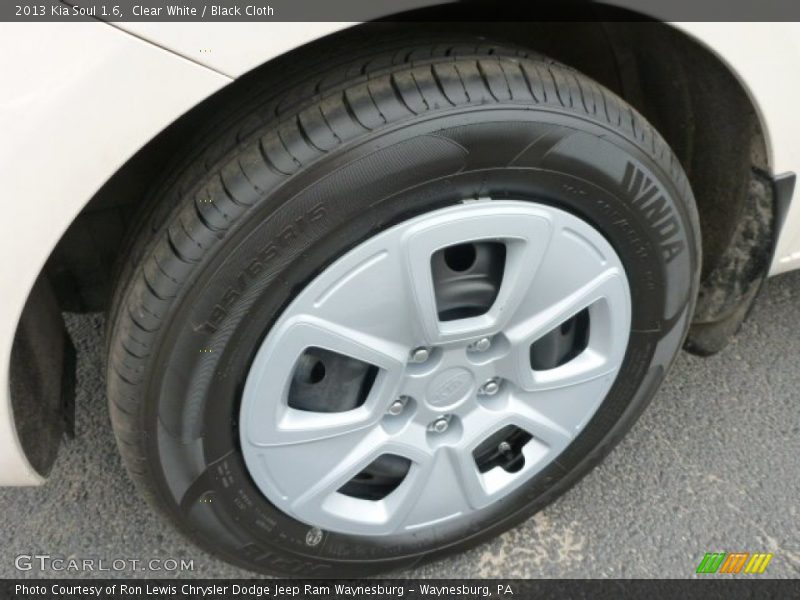 Clear White / Black Cloth 2013 Kia Soul 1.6