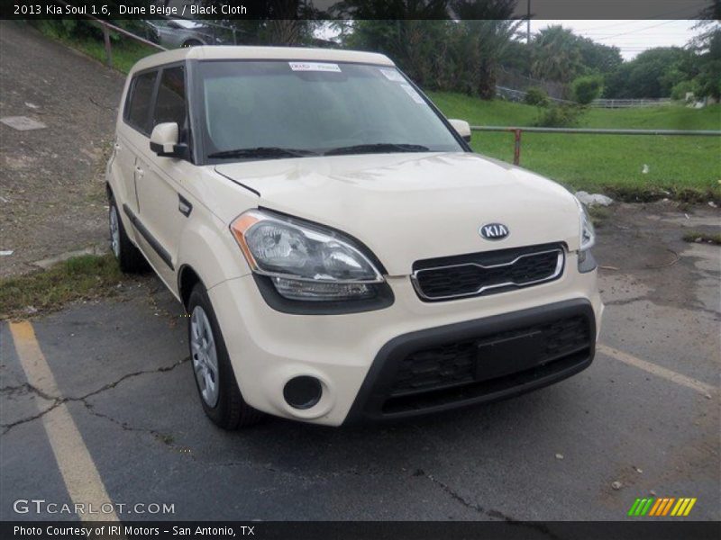 Dune Beige / Black Cloth 2013 Kia Soul 1.6
