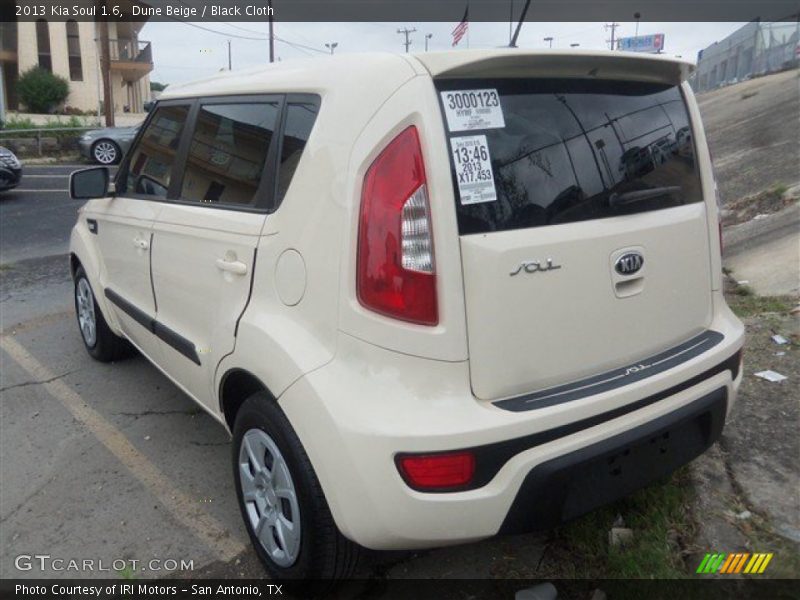 Dune Beige / Black Cloth 2013 Kia Soul 1.6